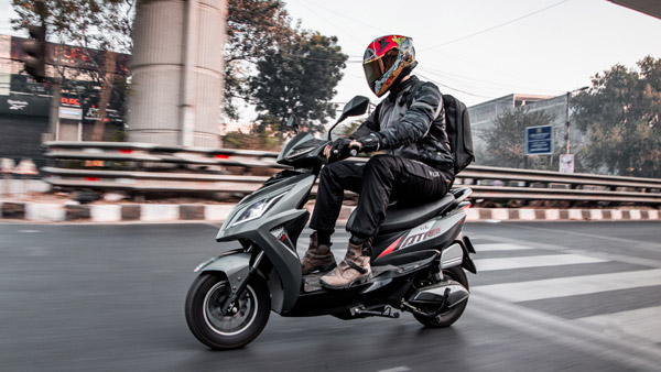 భారత్‌లో విడుదలైన స్మార్ట్ ఫీచర్స్ ఈవీ స్కూటర్స్ ; ధర & ఇతర వివరాలు