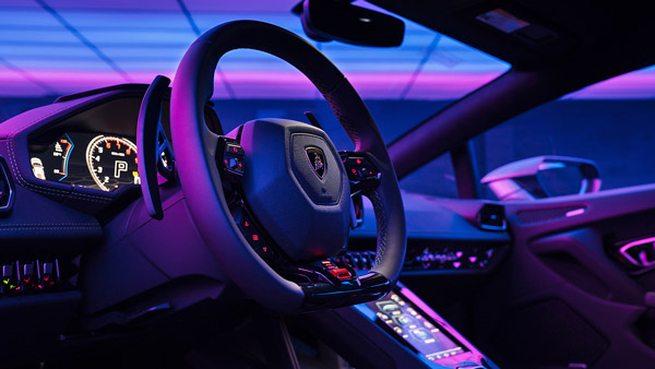 లంబోర్ఘినితో చేతులు కలిపిన అమెరికన్ సింగర్ లేడీ గాగా ; ఎందుకో తెలుసా ?