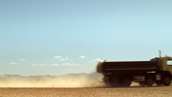 సినిమాను సైతం తలదన్నే వోల్వో కొత్త ట్రక్ వీడియో.. చూసారా ?