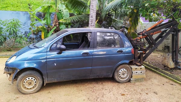 22 ఏళ్ల పాత డేవూ మాటిజ్ కారును ఎక్స్‌కావేటర్‌గా మార్చిన ఇస్రో ఇంజనీర్