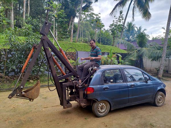 22 ఏళ్ల పాత డేవూ మాటిజ్ కారును ఎక్స్‌కావేటర్‌గా మార్చిన ఇస్రో ఇంజనీర్