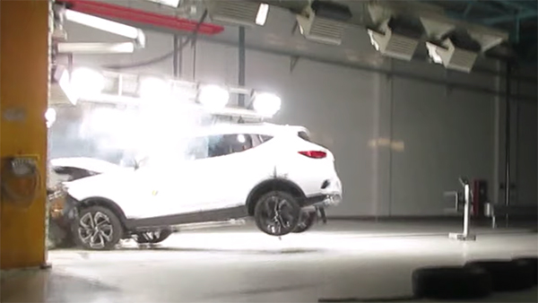 క్రాష్ టెస్ట్‌లో 5 స్టార్ రేటింగ్ సొంతం చేసుకున్న ఎంజి జెడ్‌ఎస్ పెట్రోల్ : పూర్తి వివరాలు