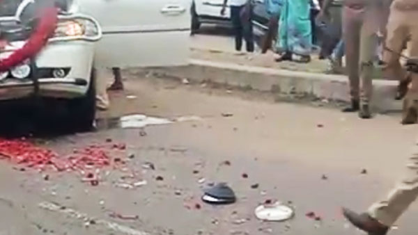 ప్రమాదంలో చిక్కుకున్న పళనిస్వామి కాన్వాయ్‌లోని కార్.. ఈ ప్రమాదం ఎలా జరిగింది వీడియో చూడండి ?