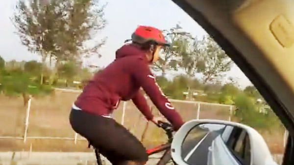 షూటింగ్ స్పాట్‌కి 12 కి.మీ సైకిల్‌పై వెళ్లిన రకుల్ ప్రీత్ సింగ్.. ఎందుకో మరి ఆఫ్ బీట్