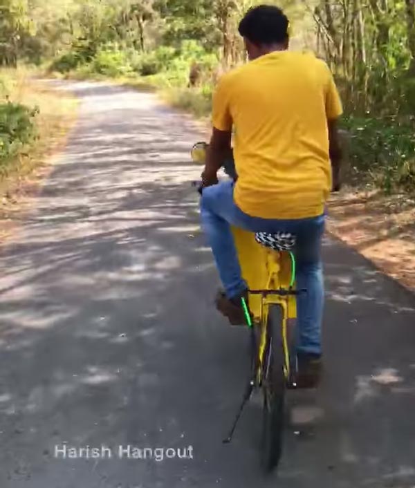 ఔరా.. ఏమి క్రియేషన్.. స్కూటర్ సైకిల్ అయిపోయింది 