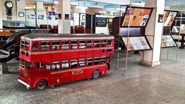 హైదరాబాద్లో మళ్ళీ ప్రారంభం కానున్న డబుల్ డెక్కర్ బస్ సర్వీస్..ఎప్పుడంటే? హైదరాబాద్లో మళ్ళీ ప్రారంభం కానున్న డబుల్ డెక్కర్ బస్ సర్వీస్..ఎప్పుడంటే?