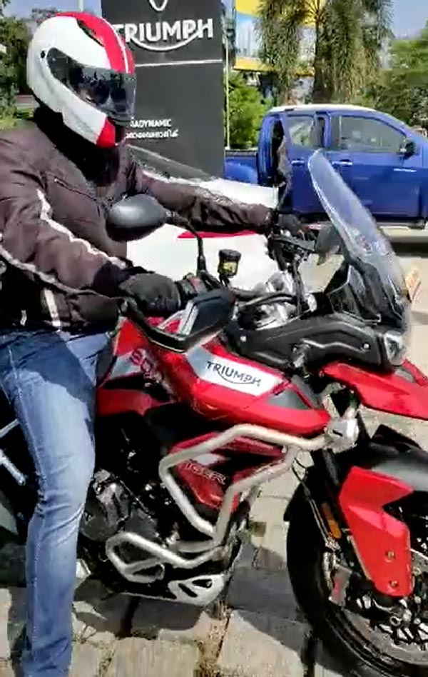 ట్రయంఫ్ టైగర్ 900 బైక్ సొంతం చేసుకున్న మలయాళీ స్టార్ 