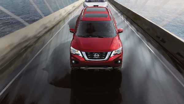 రేసు గుర్రం వంటి కొత్త నిస్సాన్ పాత్‌ఫైండర్ టీజర్ వీడియో