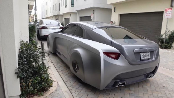 ఇలాంటి రోల్స్ రాయిస్ కారును ఎప్పుడైనా చూశారా? ఇది ఏ సెలబ్రిటీదో తెలుసా?