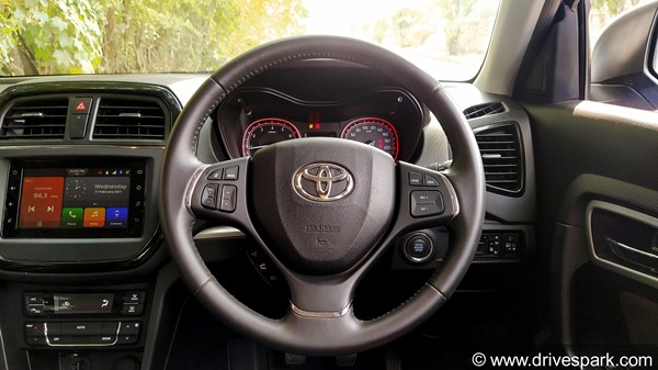 టయోటా అర్బన్ క్రూయిజర్ రివ్యూ.. ఇది విటారా బ్రెజ్జా కంటే మంచిదా, కాదా ?