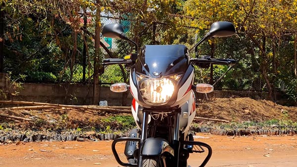 కొత్త కలర్‌లో దర్శనమిచ్చిన బజాజ్ పల్సర్ 150 బైక్ : వివరాలు