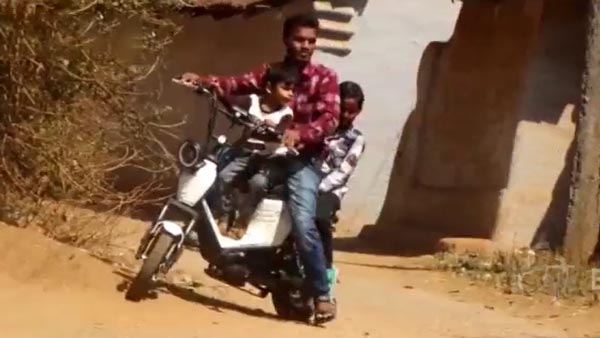 విలేజ్‌లో తయారైన ఈ ఎలక్ట్రిక్ బైక్ ధర చాలా చీప్ గురూ..
