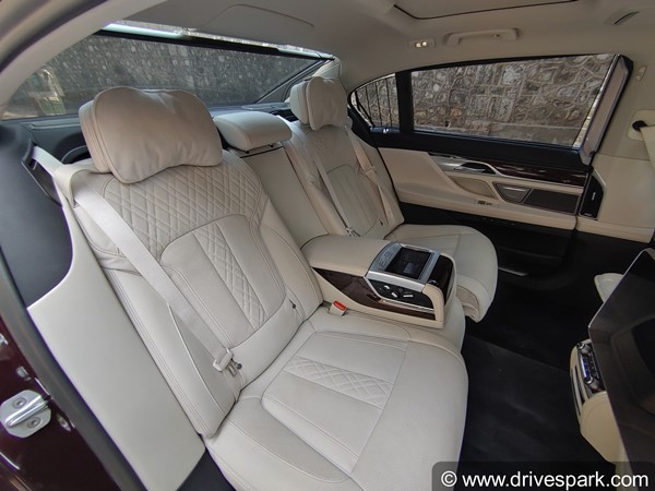 బిఎమ్‌డబ్ల్యూ 730ఎల్‌డి లగ్జరీ సెడాన్ రివ్యూ.. లేటెస్ట్ ఫీచర్స్ & వివరాలు 