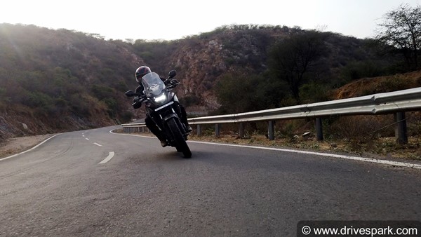 హోండా CB500X ఫస్ట్ రైడ్ రివ్యూ ; ఫీచర్స్, పర్ఫామెన్స్ & పూర్తి వివరాలు