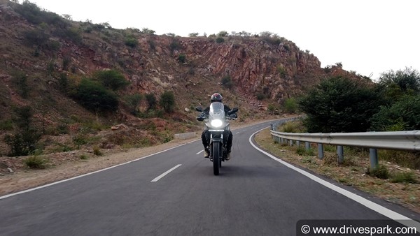 హోండా CB500X ఫస్ట్ రైడ్ రివ్యూ ; ఫీచర్స్, పర్ఫామెన్స్ & పూర్తి వివరాలు