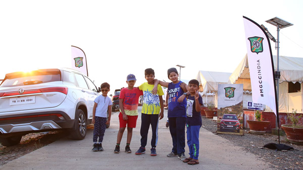 చిల్డ్రన్స్ డెవలప్మెంట్ కోసం హైదరాబాద్ ఎంజి సెంటర్ సభ్యులు చేయూత