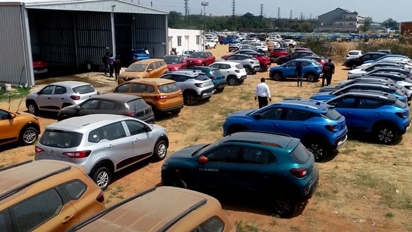 హైదరాబాద్‌లో 'రెనాల్ట్ కిగర్' మెగా డెలివరీ : వివరాలు 