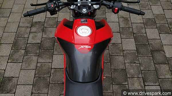 హీరో ఎక్స్‌ట్రీమ్ 160ఆర్ 100 మిలియన్ ఎడిషన్ లాంచ్ : ధర & వివరాలు 