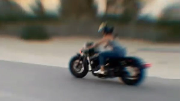 హార్లే డేవిడ్సన్‌ బైక్‌పై కనిపించిన మమతా మోహన్‌దాస్ [వీడియో]