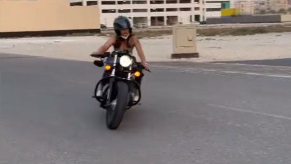 హార్లే డేవిడ్సన్‌ బైక్‌పై కనిపించిన మమతా మోహన్‌దాస్ [వీడియో]