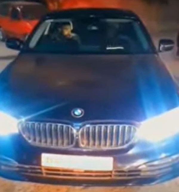 మీరు ఎంతగానో అభిమానించే ఇండియన్ క్రికెట్ టీమ్ యువ ఆటగాళ్ల కార్లు; వివరాలు