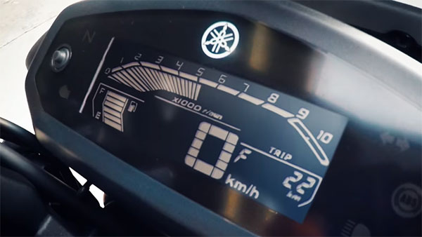 యమహా ఎఫ్‌జెడ్-ఎక్స్ ప్రొడక్షన్ రెడీ మోడల్: స్పై చిత్రాలు, వివరాలు