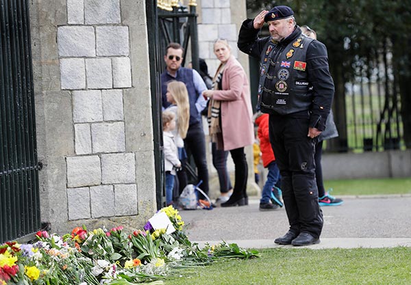 ల్యాండ్ రోవర్‌పై ప్రేమ; అంతిమ యాత్రకు కూడా అదే.. ఇది ఒక రాజు కోరిక