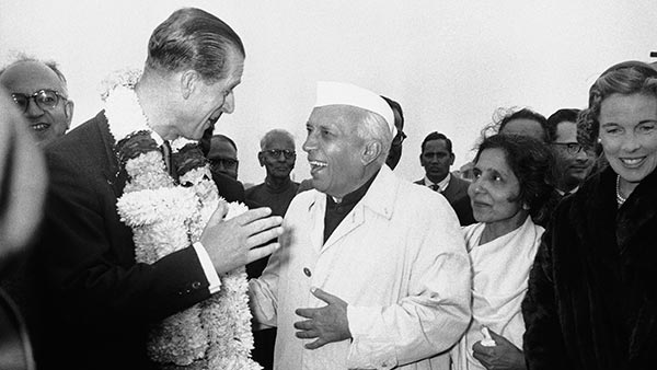 ల్యాండ్ రోవర్‌పై ప్రేమ; అంతిమ యాత్రకు కూడా అదే.. ఇది ఒక రాజు కోరిక