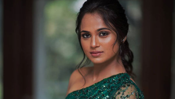 ఒకప్పుడు సిటీబస్సులో ప్రయాణించిన నటి, ఇప్పుడు లగ్జరీ కార్ కొనింది.. ఎవరో తెలుసా? ఒకప్పుడు సిటీబస్సులో ప్రయాణించిన నటి, ఇప్పుడు లగ్జరీ కార్ కొనింది.. ఎవరో తెలుసా?