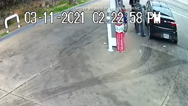 యువకుడితో పోరాడిన 82 ఏళ్ల వృద్ధుడు.. కారణం తెలిస్తే శభాష్ అంటారు 