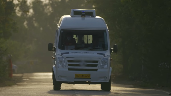 గ్రామీణ ప్రజల కోసం 'మొబైల్ మెడికల్ వ్యాన్లు' ప్రారంభించిన హ్యుందాయ్: వివరాలు 