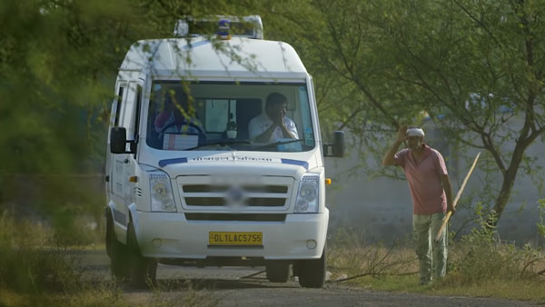 గ్రామీణ ప్రజల కోసం 'మొబైల్ మెడికల్ వ్యాన్లు' ప్రారంభించిన హ్యుందాయ్: వివరాలు 