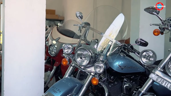 ఒకే వ్యక్తి 20 క్రూయిజర్ బైక్స్ కలిగి ఉన్నాడు, వాటి విలువ అక్షరాలా 3.5 కోట్లు