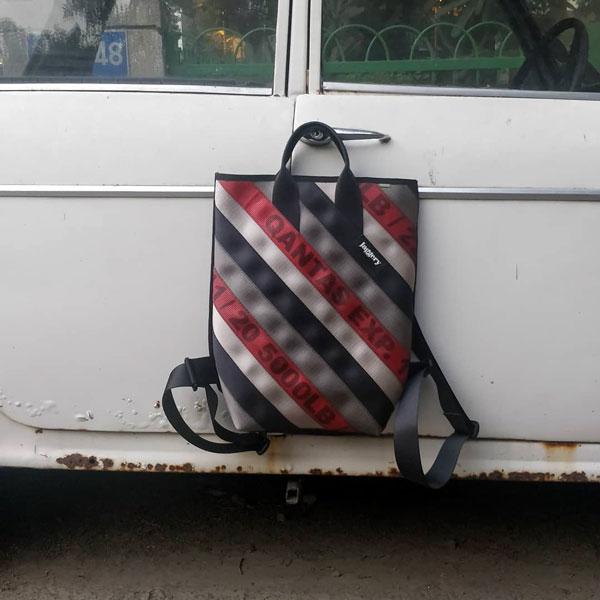 పనికిరాని సీట్ బెల్టులతో వ్యాపారం.. మిలియన్ల కొద్దీ సంపాదన.. ఎలా అనుకునుటున్నారా?