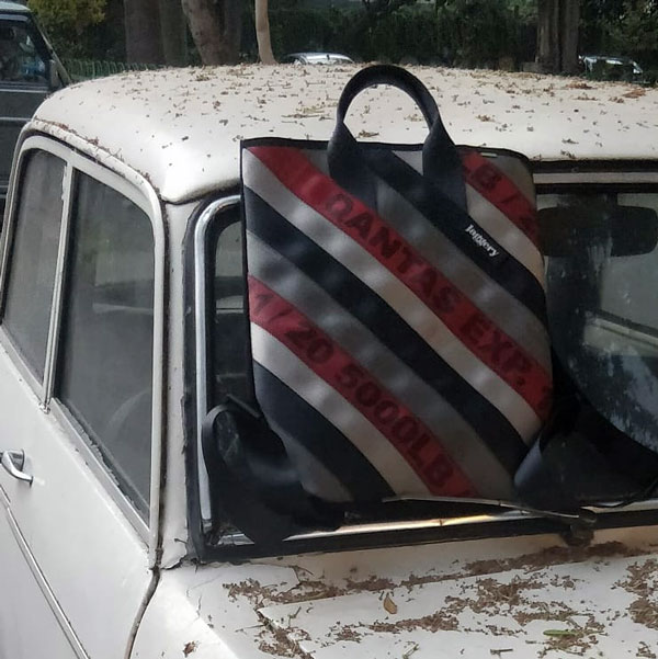 పనికిరాని సీట్ బెల్టులతో వ్యాపారం.. మిలియన్ల కొద్దీ సంపాదన.. ఎలా అనుకునుటున్నారా?