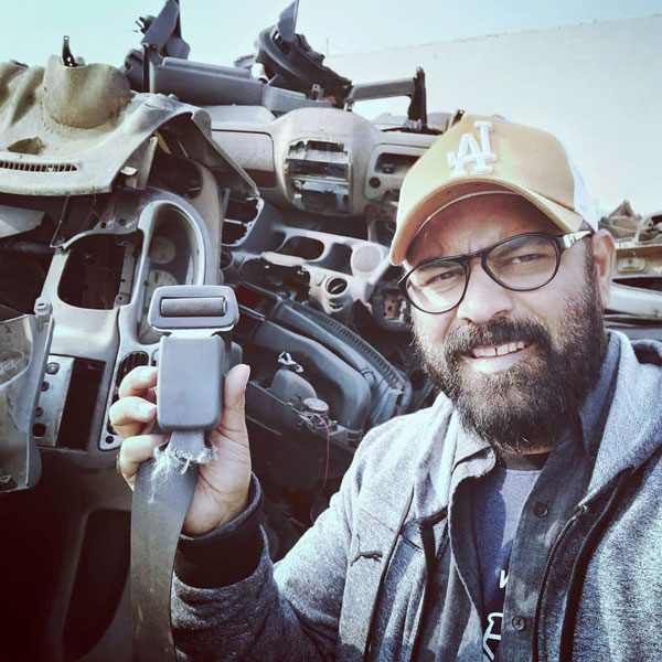 పనికిరాని సీట్ బెల్టులతో వ్యాపారం.. మిలియన్ల కొద్దీ సంపాదన.. ఎలా అనుకునుటున్నారా?