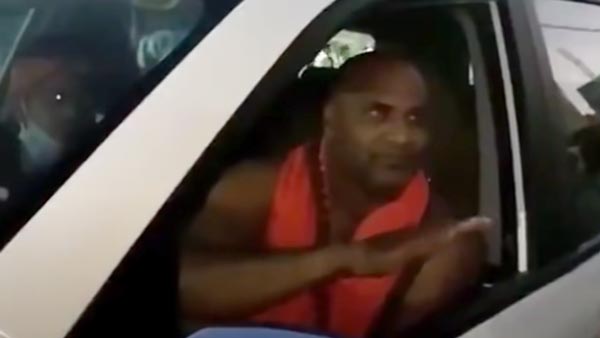 స్వామీజీని తాకిన పేస్ మాస్క్ ఎఫెక్ట్.. ఎలా అనుకుంటున్నారా?