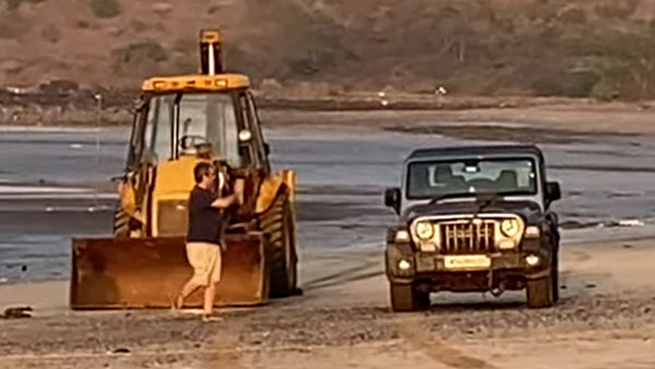 జెసిబి వల్ల బయటపడిన బీచ్‌లో చిక్కుకున్న థార్ [వీడియో]