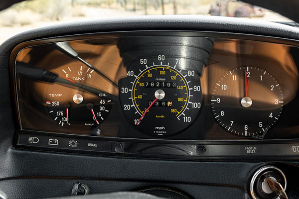 వేలానికి సిద్ధంగా ఉన్న సూపర్ కండిషన్‌లో ఉన్న 42 ఏళ్ల మెర్సిడెస్ బెంజ్; వివరాలు