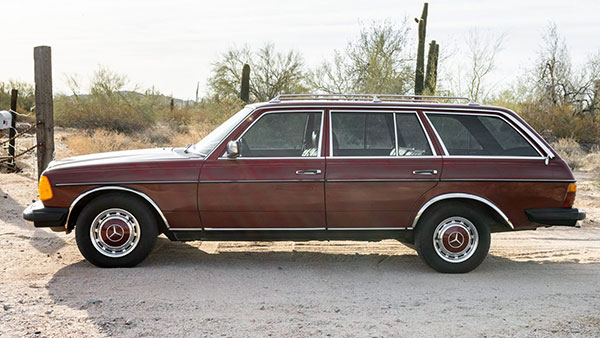 వేలానికి సిద్ధంగా ఉన్న సూపర్ కండిషన్‌లో ఉన్న 42 ఏళ్ల మెర్సిడెస్ బెంజ్; వివరాలు