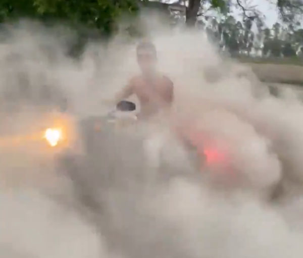 హార్లే డేవిడ్సన్ బైక్‌తో దుమ్మురేపుతున్న నవదీప్ సైని [వీడియో]