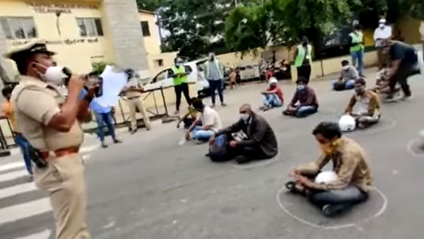 బెంగళూరులో కరోనా ఎఫెక్ట్; లాక్‌డౌన్‌లో పట్టుబడ్డ వారికి డిఫరెంట్ పనిష్మెంట్