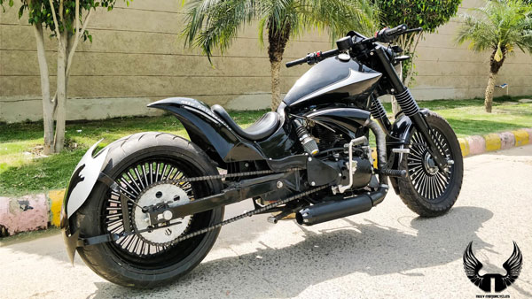 సూపర్ లుక్‌లో అదరగొడుతున్న గాడ్జిల్లా బైక్.. ఇది మీకందరికీ నచ్చిన బ్రాండ్ బైక్ కూడా..