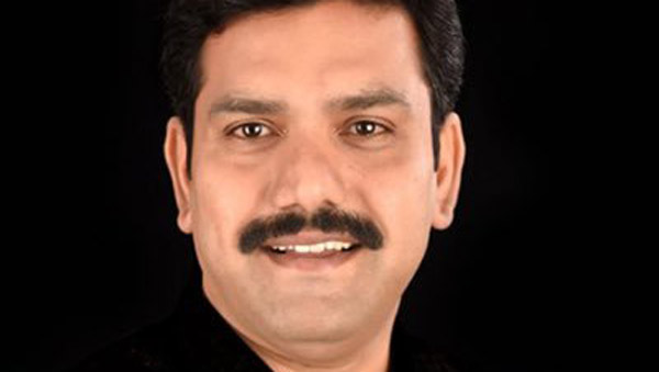 లాక్‌డౌన్ రూల్స్ గాలికొదిలేసిన ముఖ్యమంత్రి కొడుకు.. ఎవరో తెలుసా..?