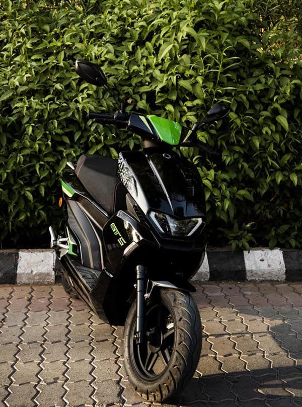 భారత్‌లో విడుదలైన వైట్ కార్బన్ ఎలక్ట్రిక్ స్కూటర్స్; పూర్తి వివరాలు