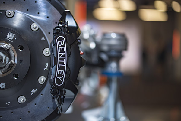 మీ కారు స్టీరింగ్ వీల్ షేక్ అవుతోందా? అయితే, కారణం ఏంటో తెలుసుకోండి!