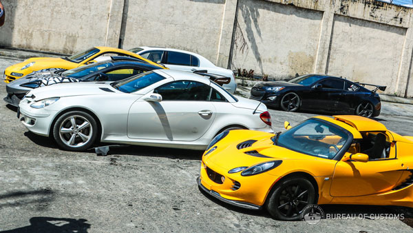 నుజ్జునుజ్జయిన 21 సూపర్ కార్లు.. కారణం మాత్రం ఇదే