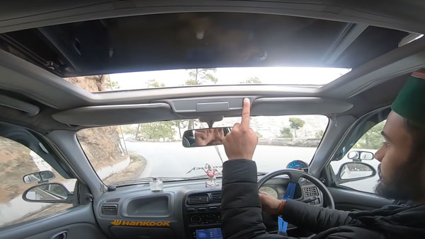 మీకు తెలుసా.. ఈ మారుతి ఆల్టో కారుకి ఎలక్ట్రిక్ సన్‌రూఫ్‌ ఉంది.. నమ్మకపోతే వీడియో చూడండి