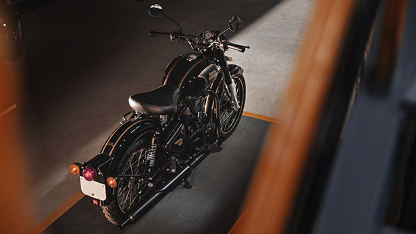 క్లాసిక్ 500 ట్రిబ్యూట్ బ్లాక్ లిమిటెడ్ ఎడిషన్; కేవలం 240 యూనిట్లు మాత్రమే