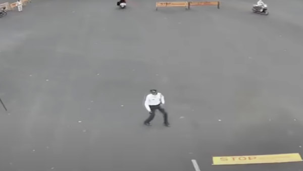 డ్యూటీలో ఉన్న పోలీసుని ఢీ కొట్టి ముందుకెళ్లిన కారు.. తర్వాత ఏం జరిగిందంటే?